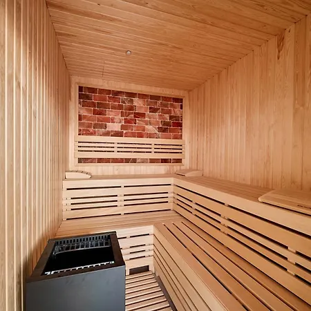 Riviera - Infinity Pool &