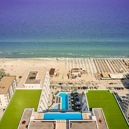 Apartment Riviera In Infinity Pool & Mamaia