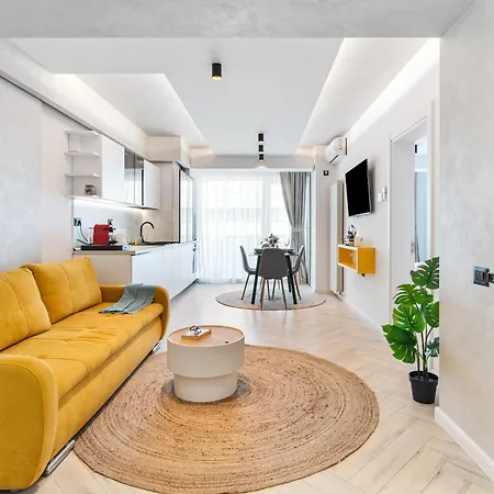 Riviera - Infinity Pool & Apartman Mamaia