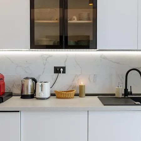 Riviera - Infinity Pool & Apartman