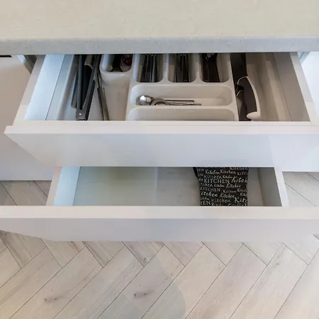 Riviera - Infinity Pool & *