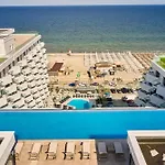 Riviera In Infinity Pool & דירה מאמאיה