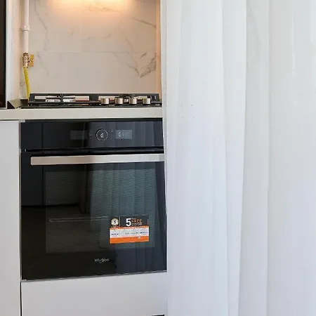 Riviera - Infinity Pool &