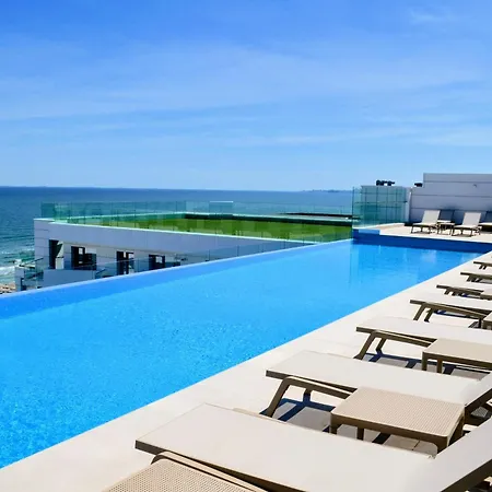 Riviera - Infinity Pool &