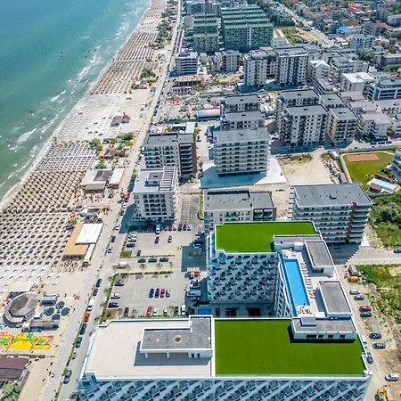 Riviera In Infinity Pool & شقة