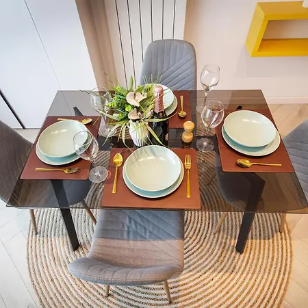 Riviera - Infinity Pool & Apartament