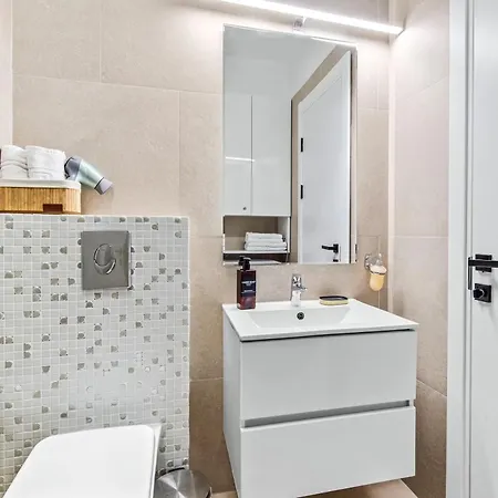 Riviera - Infinity Pool & * Mamaia