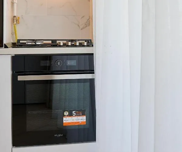 Riviera In Infinity Pool &