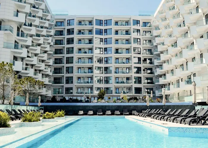 Riviera In Infinity Pool & Apartament *