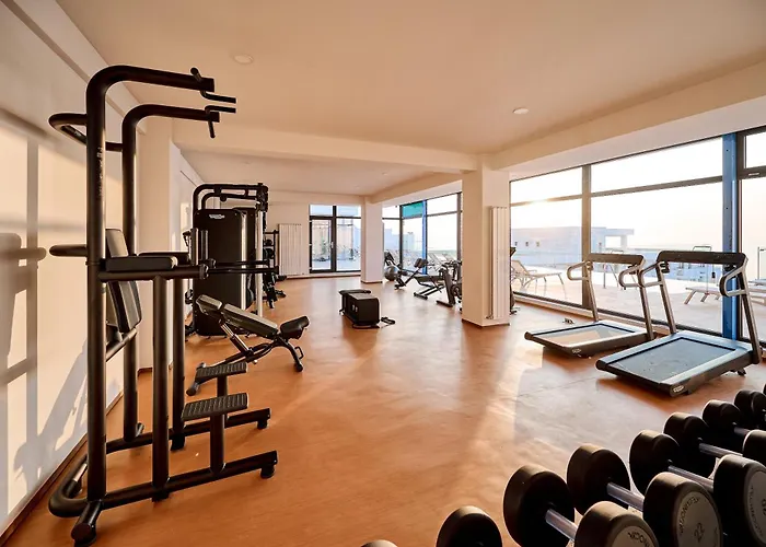 Riviera In Infinity Pool & Mamaja