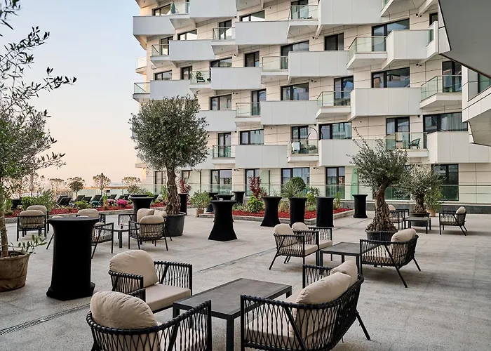 Riviera In Infinity Pool &