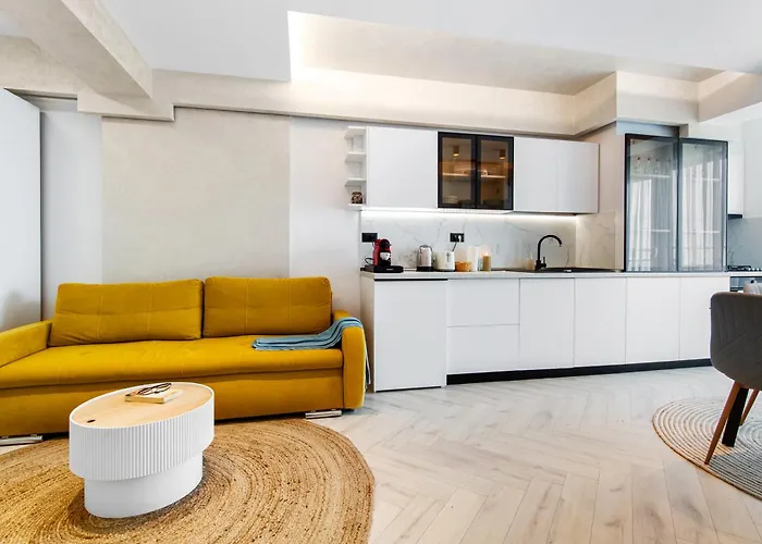 Riviera In Infinity Pool & Mamaja