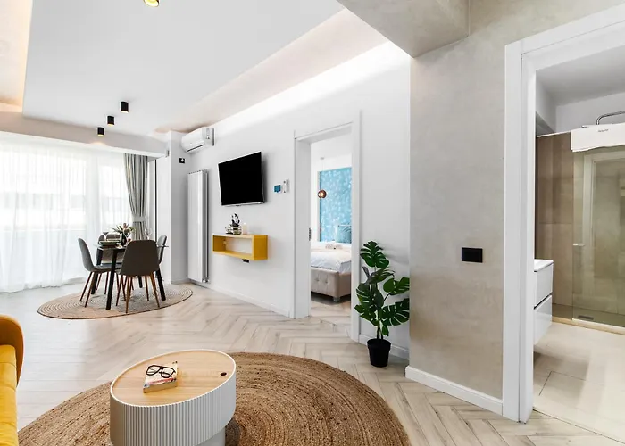 Riviera In Infinity Pool &